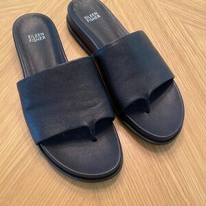 Eileen Fisher New Duet Tumbled Leather Black Sandal, size 9